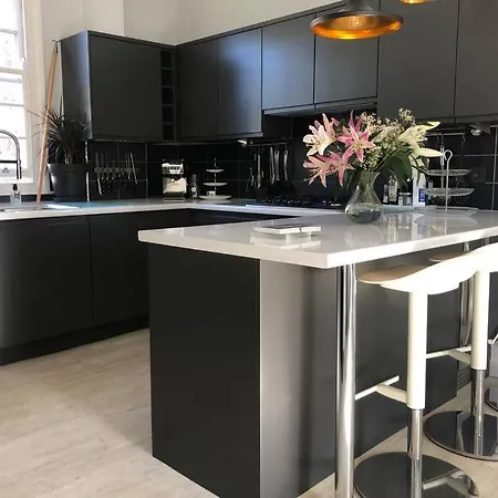 G&c - 1 Bedroom Luxurious Flat In Apartamento