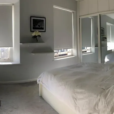 G&c - 1 Bedroom Luxurious Flat In *