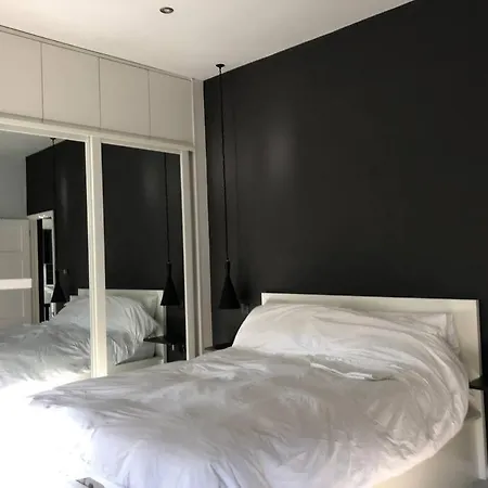 G&c - 1 Bedroom Luxurious Flat In *